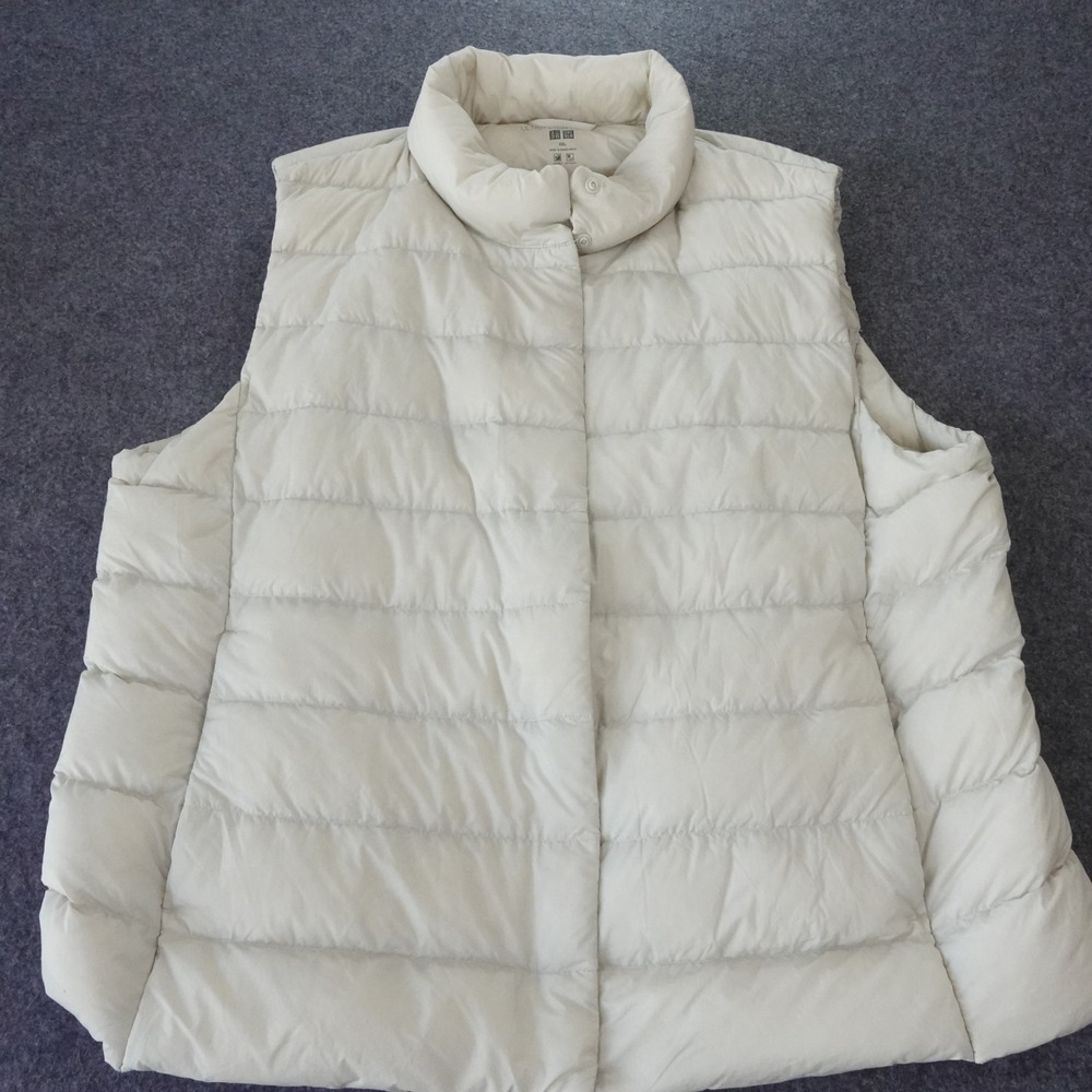 Uniqlo Ultra Light Down Vest XXL Cream  Puffer Sleeveless Jacket Packable